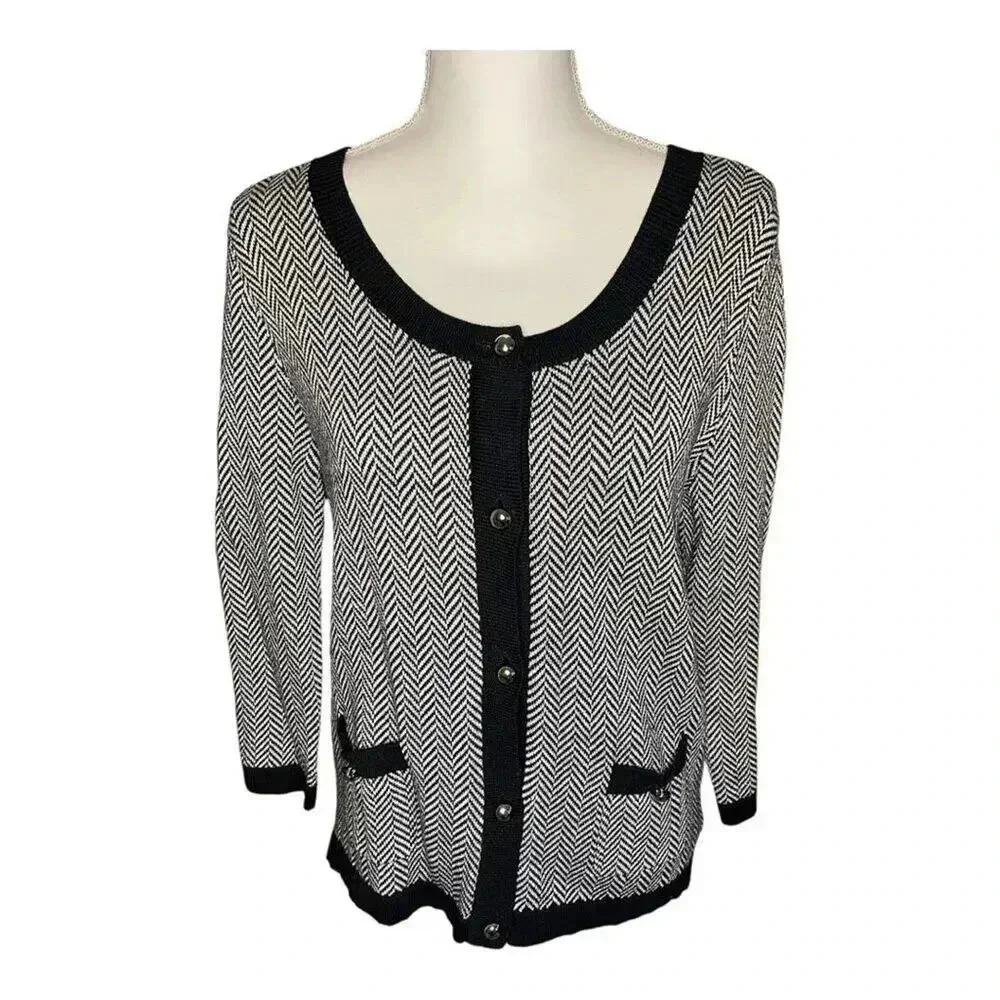 NEW Covington Women’s Small Black &‎ White Chevron Button Front Cardigan NWT